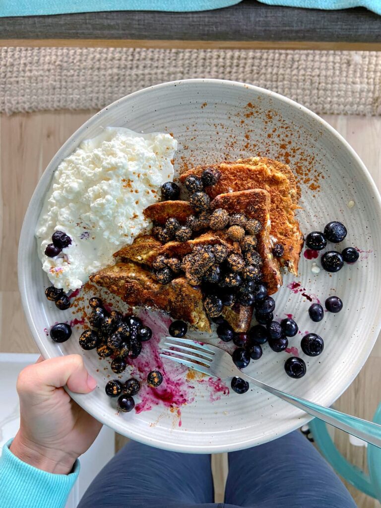 protein french toast with cottage cheese and blueberries