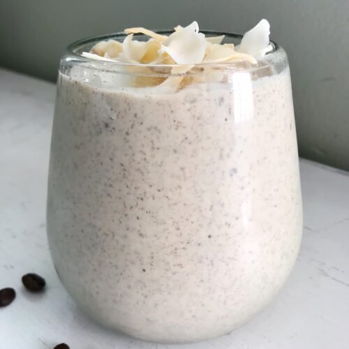 cinnamon vanilla coffee smoothie in a glass