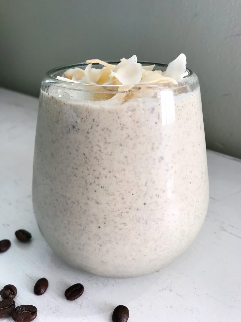 cinnamon vanilla coffee smoothie in a glass
