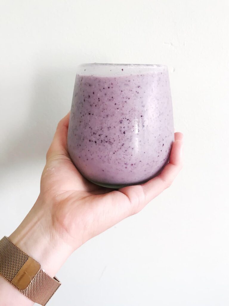 berries and almond butter smoothie