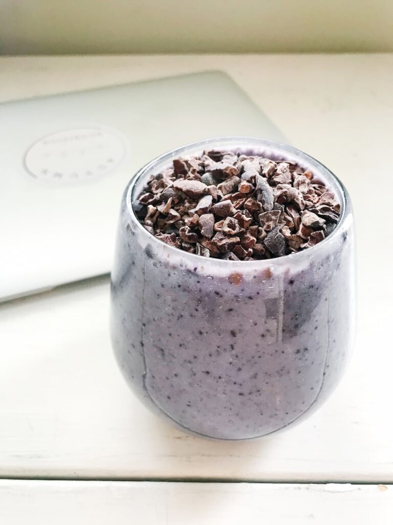 berry protein smoothie with cacao nibs