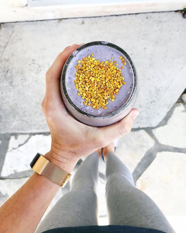 blueberry hemp protein smoothie with bee pollen topping