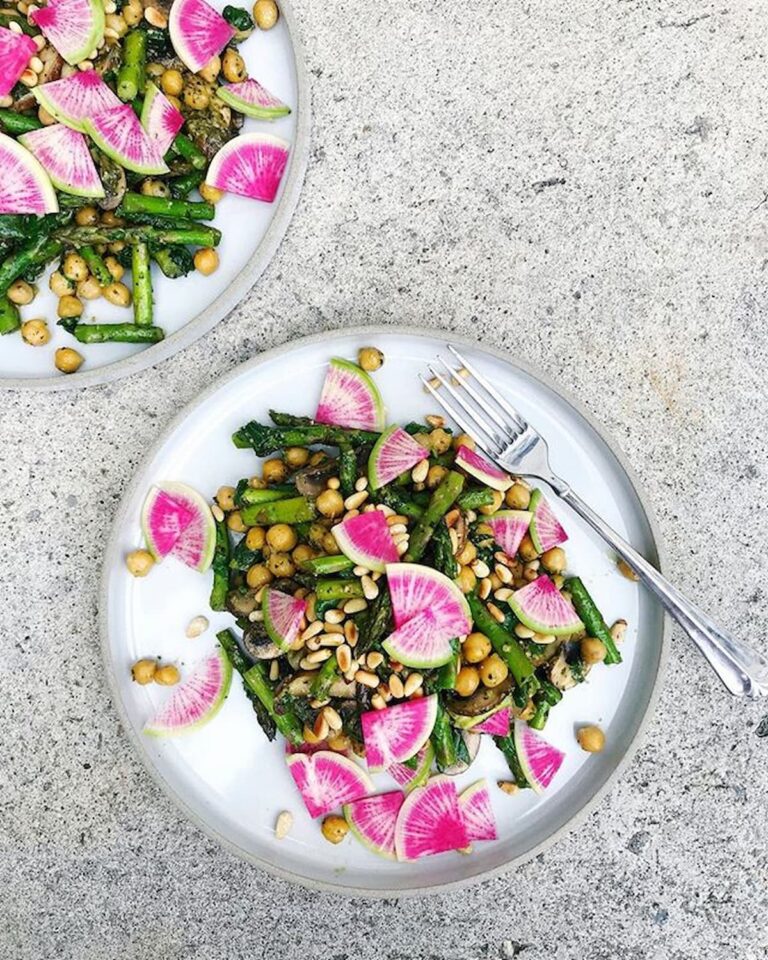 chickpeas, pesto, green beans and radish