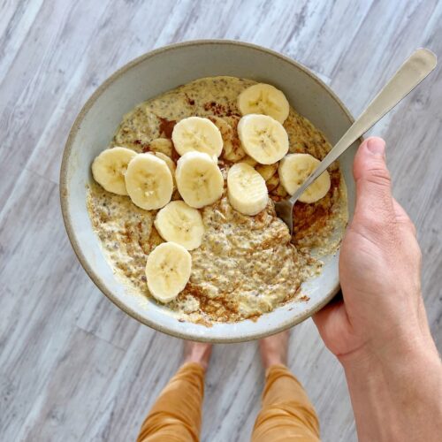 pumpkin spice low carb oatmeal with banana topping