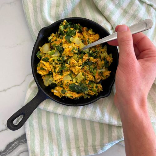 scrambled eggs with turmeric