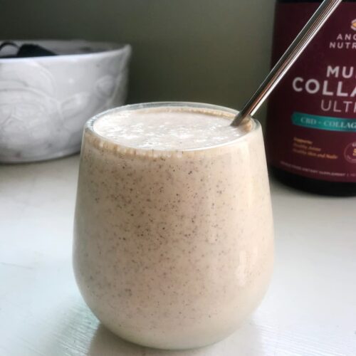 vanilla chai collagen smoothie in a glass